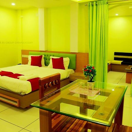 Royal Plaza Residency Cheruppulasseri Ngoại thất bức ảnh