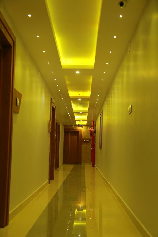 Royal Plaza Residency Cheruppulasseri Ngoại thất bức ảnh